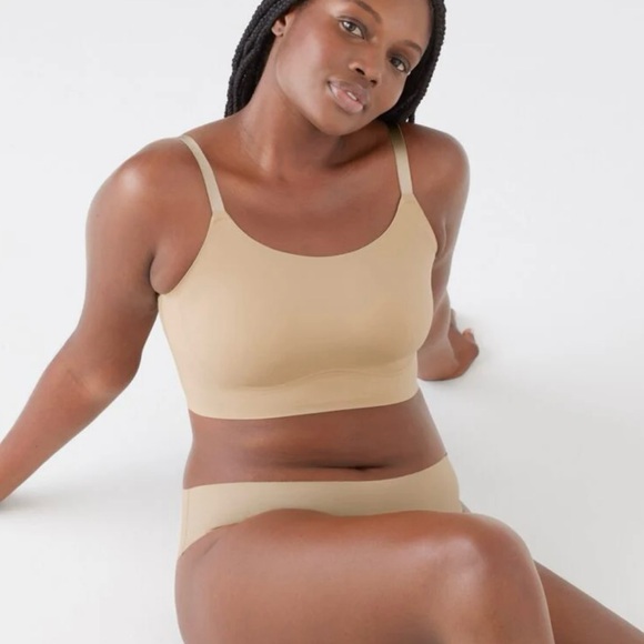 True Body Bras - Bundle of 2 !- NWOT & EUC (Size Large) - Picture 2 of 9